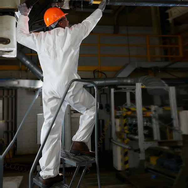 Kleenguard 49005 Disposable Coverall, White, 2Xl, Pk24