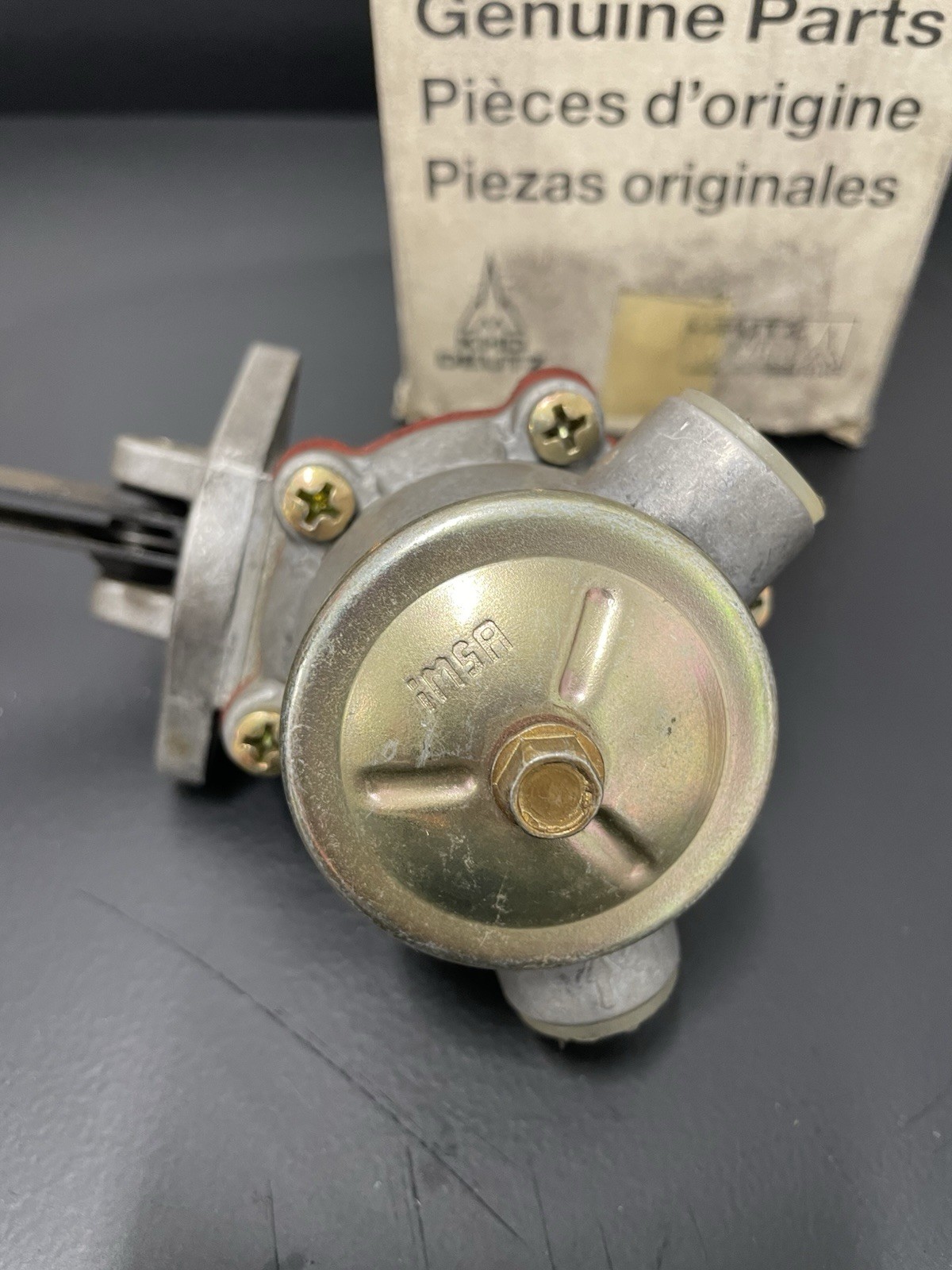 Genuine Deutz Fuel Lift Pump 04157698 Fits Deutz-Allis D2506, D3006, D2807