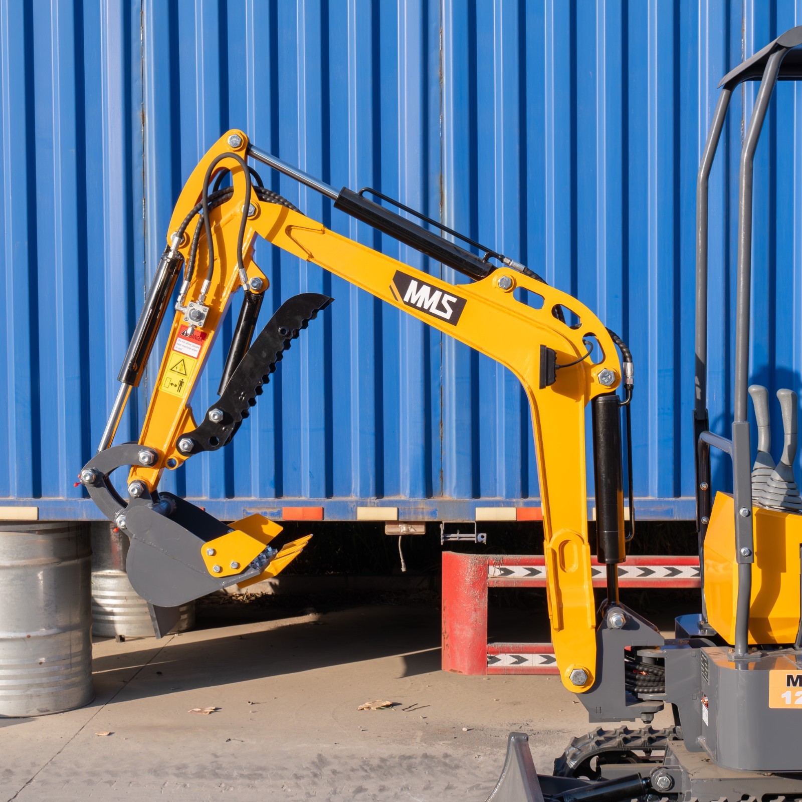 1.4Ton Mini Hydraulic Excavator With Swing Boom B&S EPA Engine Mini Digger
