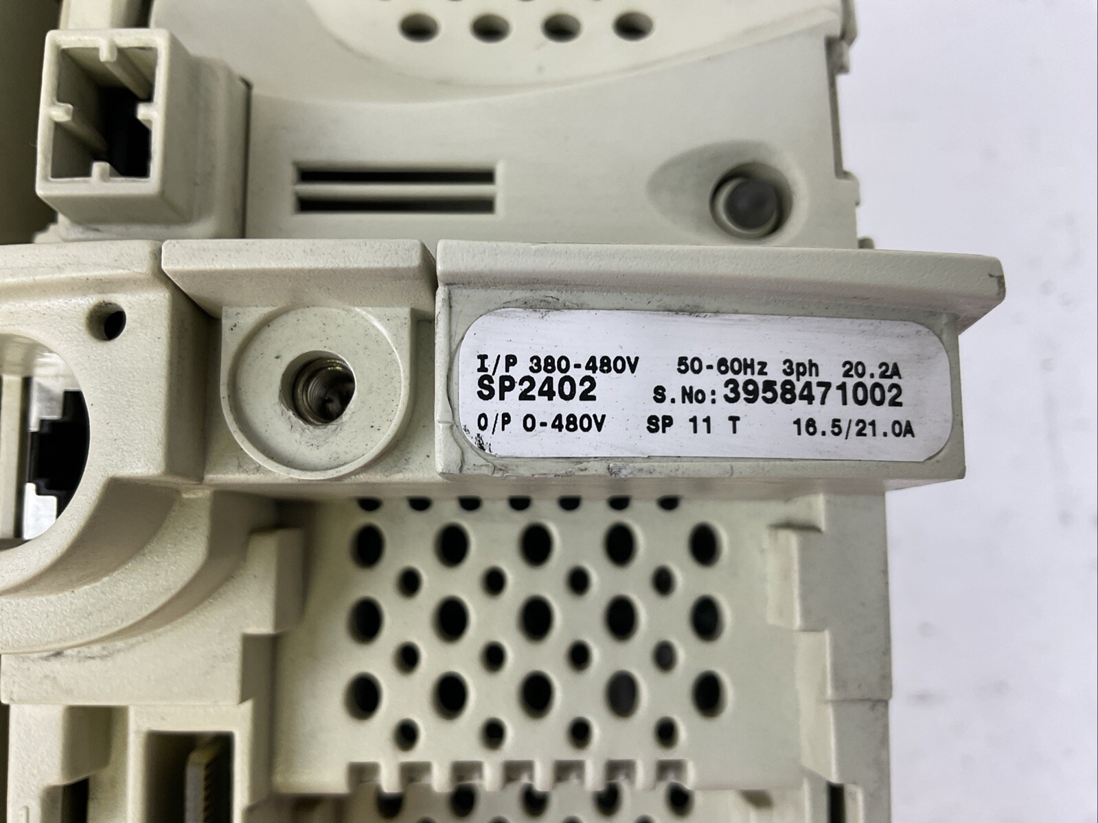 CONTROL TECHNIQUES SP2402 UNIDRIVE INPUT 380-480V OUTPUT 0-480V **NO KEYPAD**