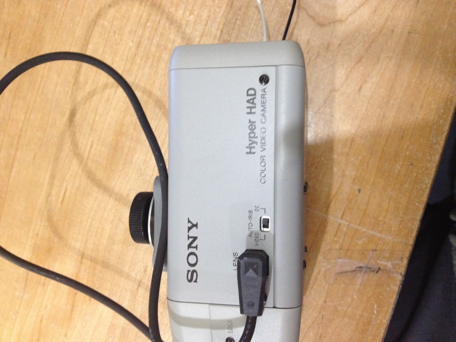 SONY HYPER HAD COLOR VIDEO CAMER SSC-C104 W/LENS COSMICAR/PENTAX + hardware(WL1)