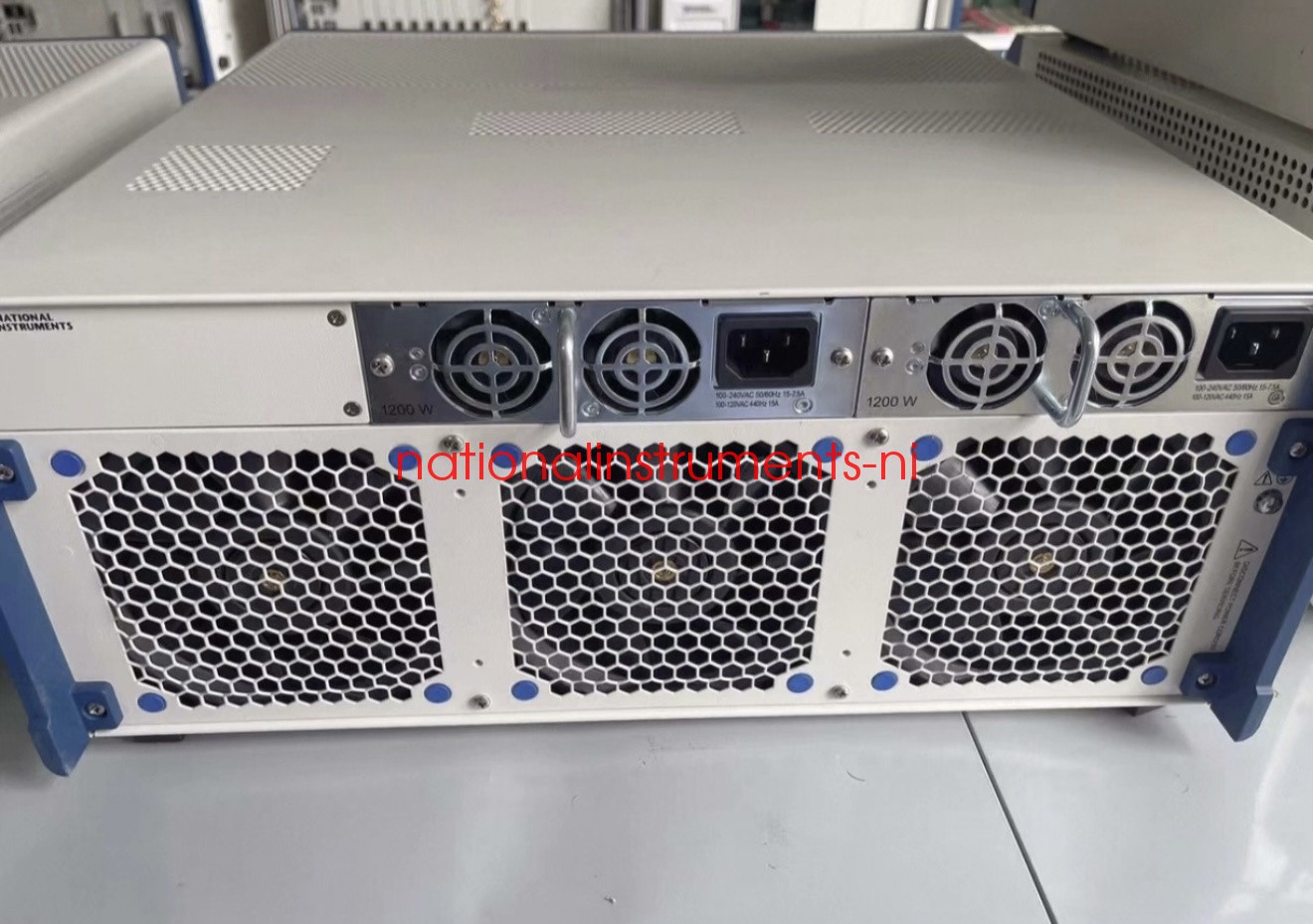 National Instruments NI PXIe-1095 PXIe,18-Slot Up to 24 GB/s PXI Chassis Testing