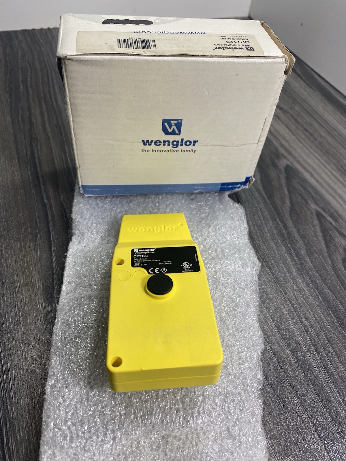 Wenglor OPT123 Reflex Sensor for Roller Conveyor Systems 500MM Range 18-30VDC