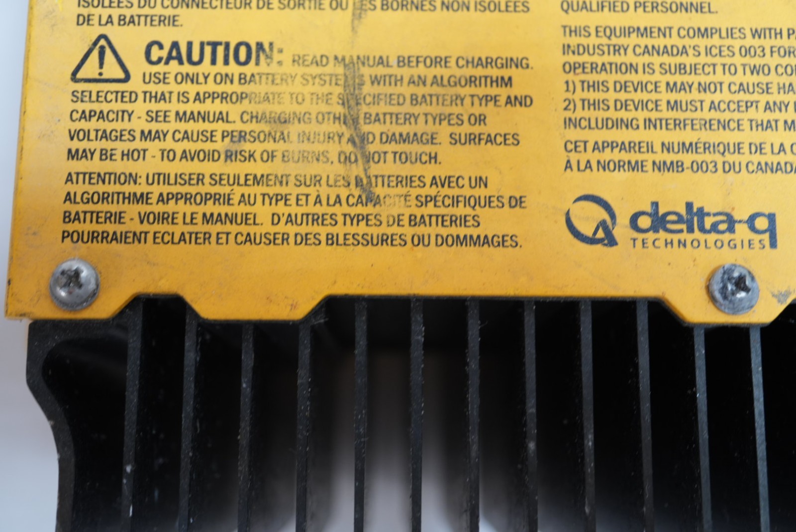 Delta-Q Quiq HF/PFC Battery Charger 100-240V 50/60Hz Model 912-2400-J7B