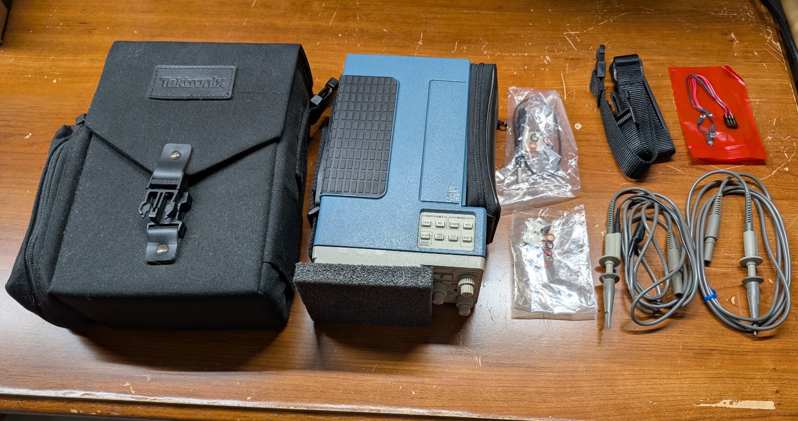 Tektronix 222A Digital Storage Oscilloscope with Probes, Case and Power Supply
