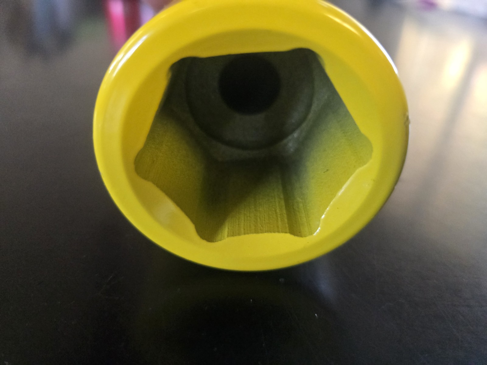 Sunex Yellow 1-1/2″ Impact Torque Socket Drive 475 Ft. Lbs. 650Nm 548TS