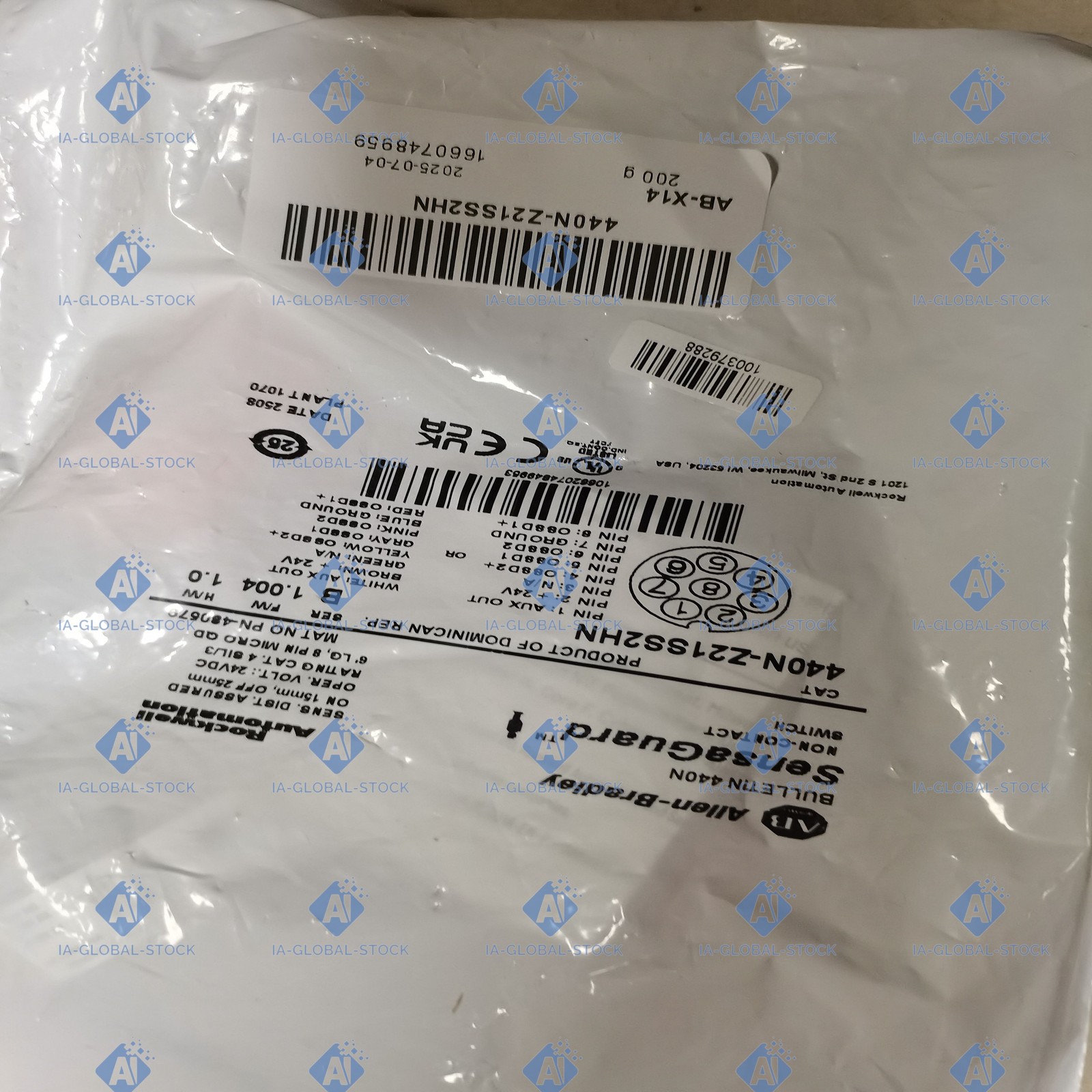 One Unit Brand New 440N-Z21SS2HN Allen-Bradley US Fee Shipping + 1 Year Warranty