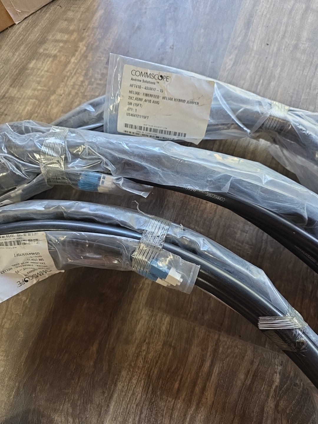 Commscope HFT410-4SVHYF-15 HELIAX HYBRID JUMPER 2X2, 4SMF, 4#10 AWG 5M 15 FT