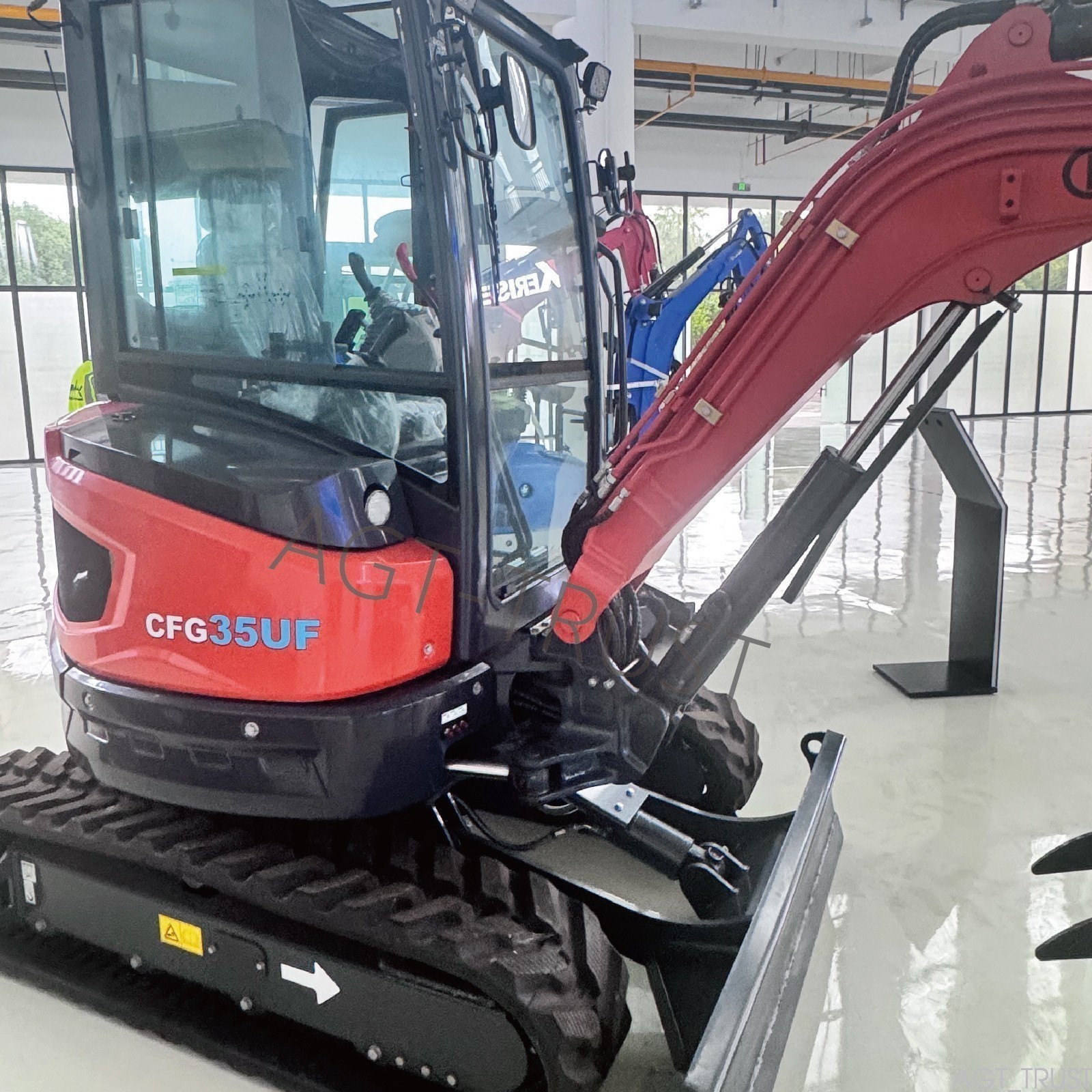 CFG-35UF 3.5Ton Mini Excavator w/ Hydraulic Thumb Kubota Diesel Engine USA Stock
