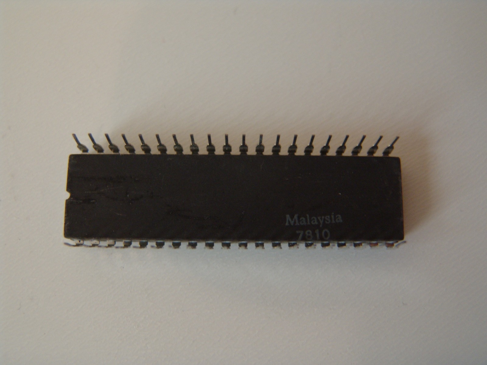 Intel D4289 Inmtegrated Circuit Malaysia D/C 7810 NEW OLD STOCK
