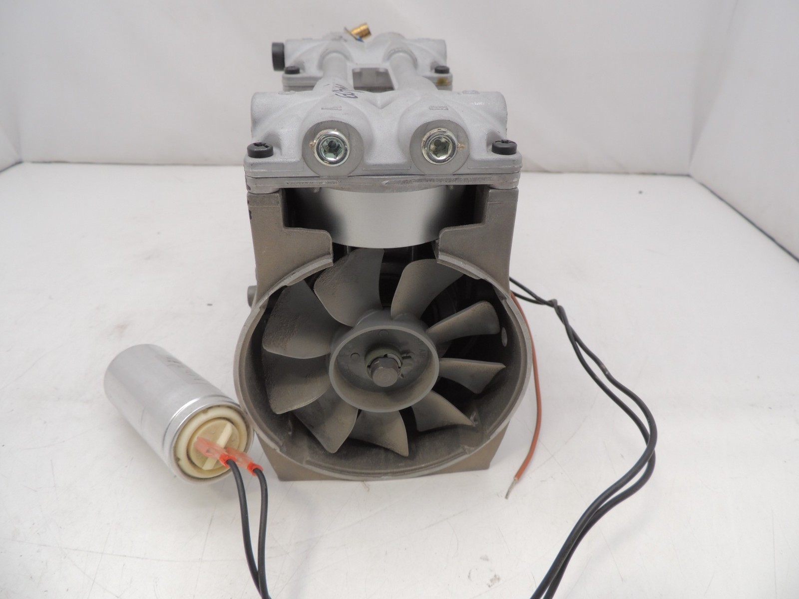 Rietschle Thomas 2660CE Vacuum Air Compressor Pump 15-25 in hg 30-60 psi