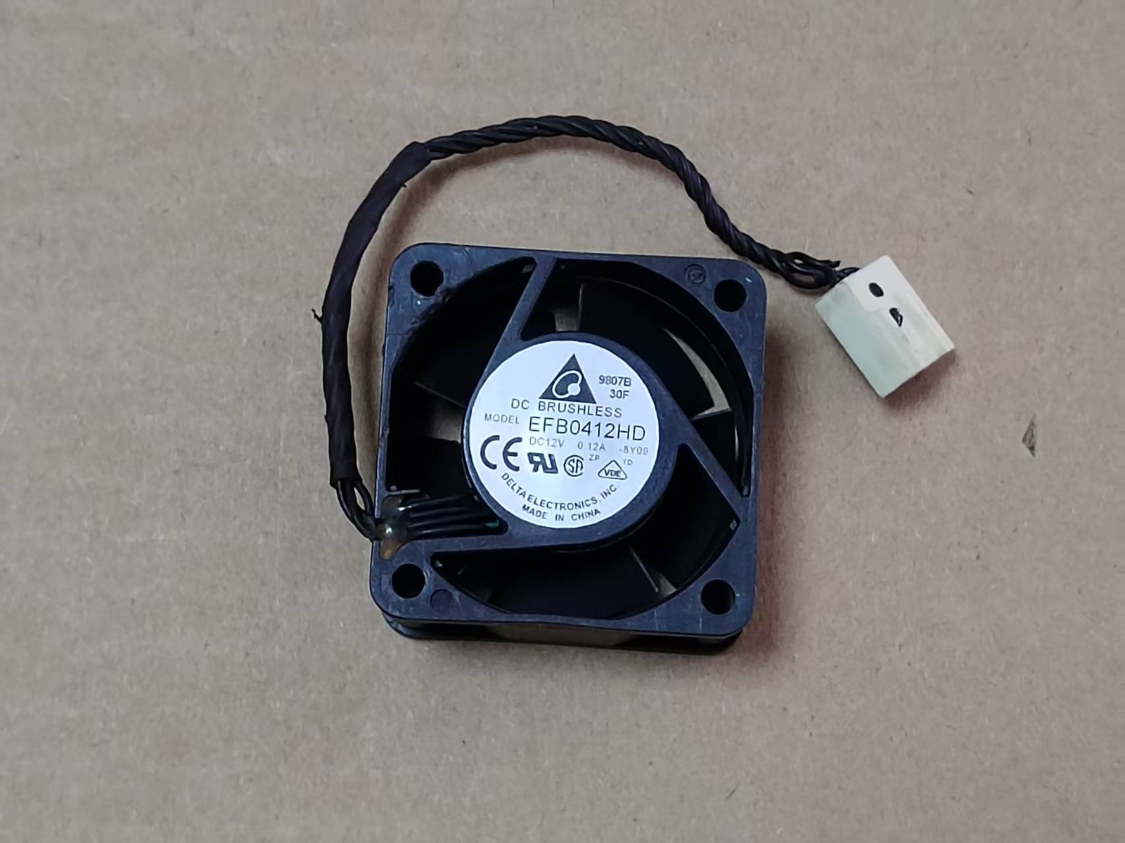 1pcs Delta EFB0412HD 4020 12V 0.12A 4CM cooling fan 4pin