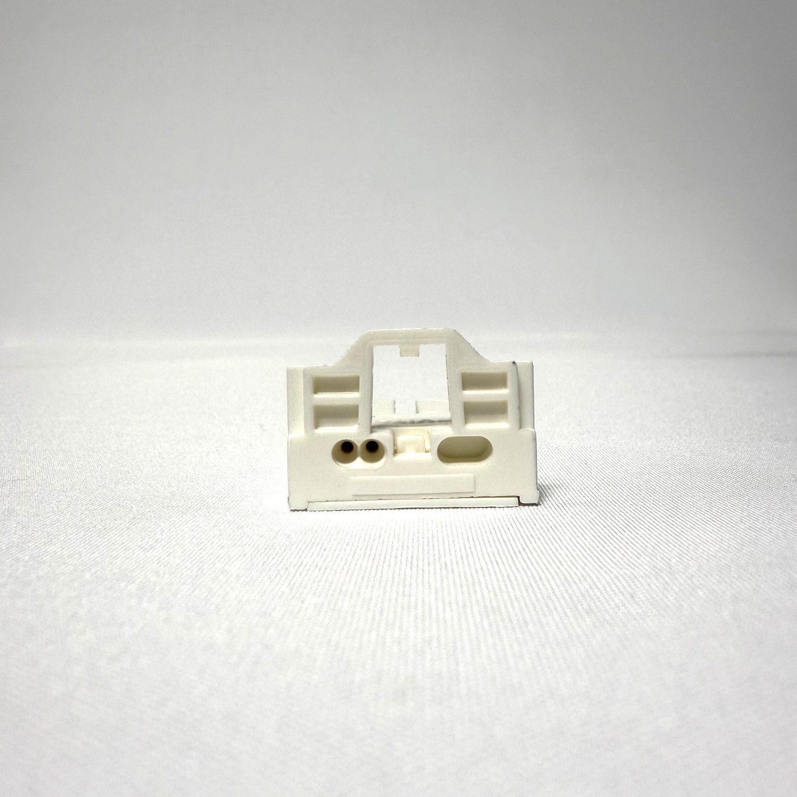 50 x Leviton 23661-SNP Shunted Lamp Holder T8/T12 LED Fluorescent Bi-Pin Socket