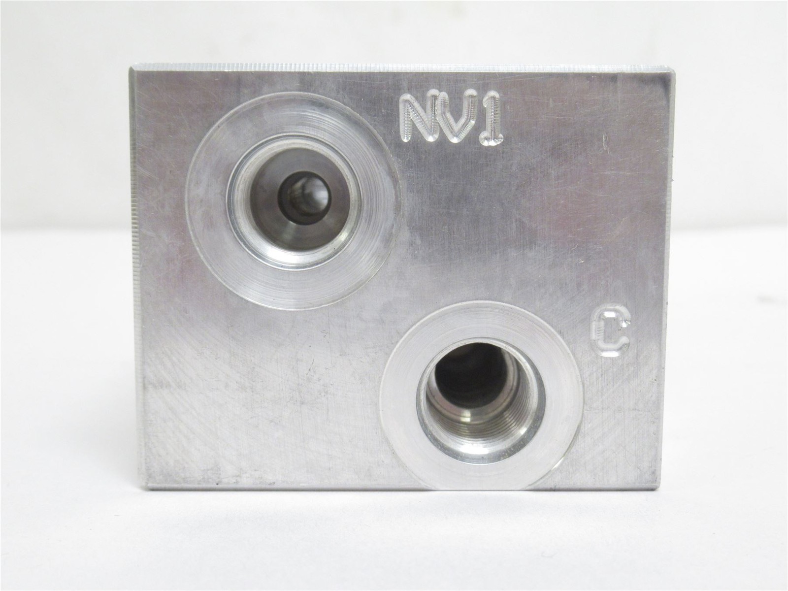 235717 New-No Box; Engineered solutions 6016684C Hydraulic Manifold Block