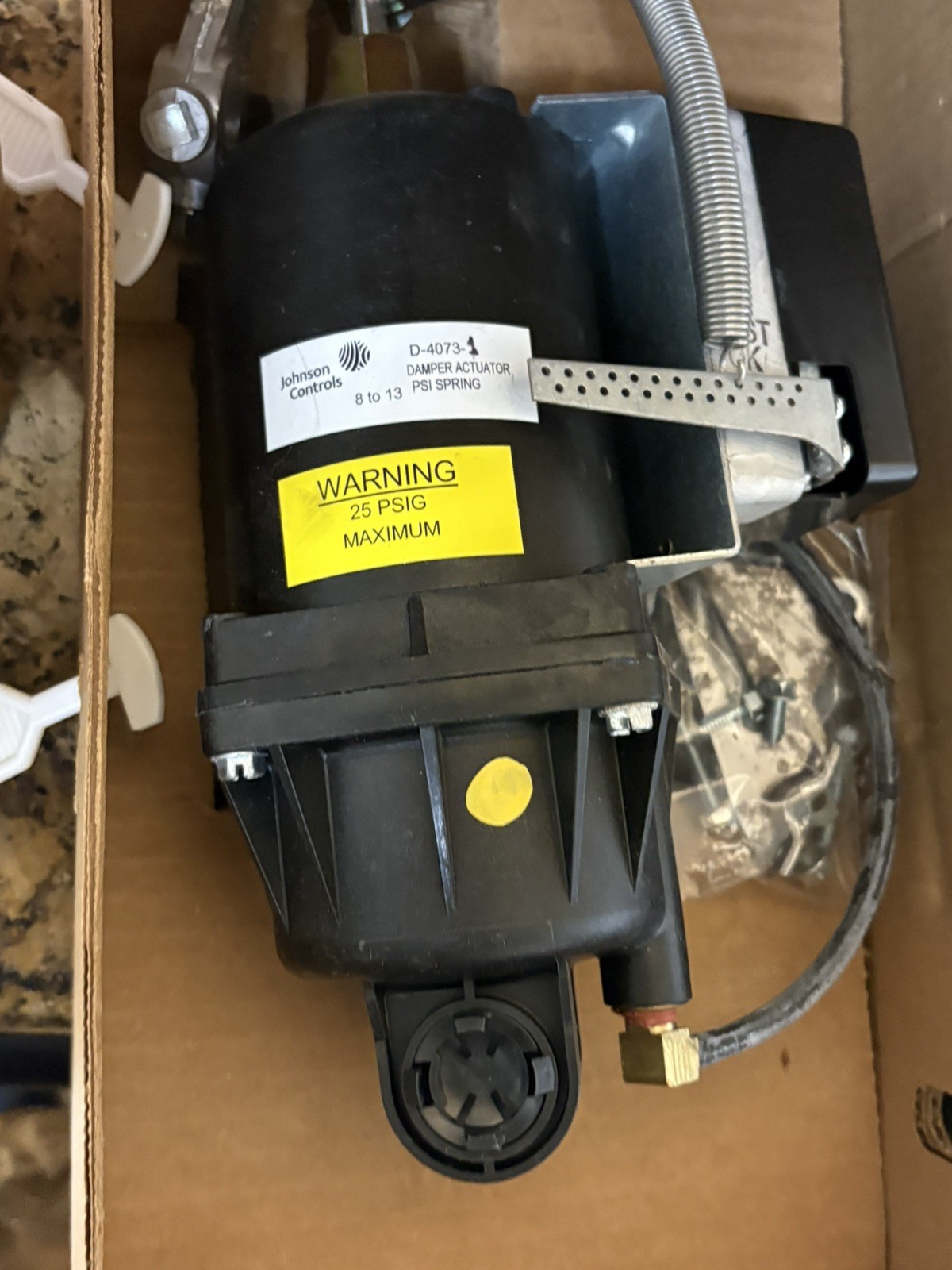Johnson Controls D-4073-1 Pneumatic Actuator, 8-13 PSI w/D-9502, With Universal