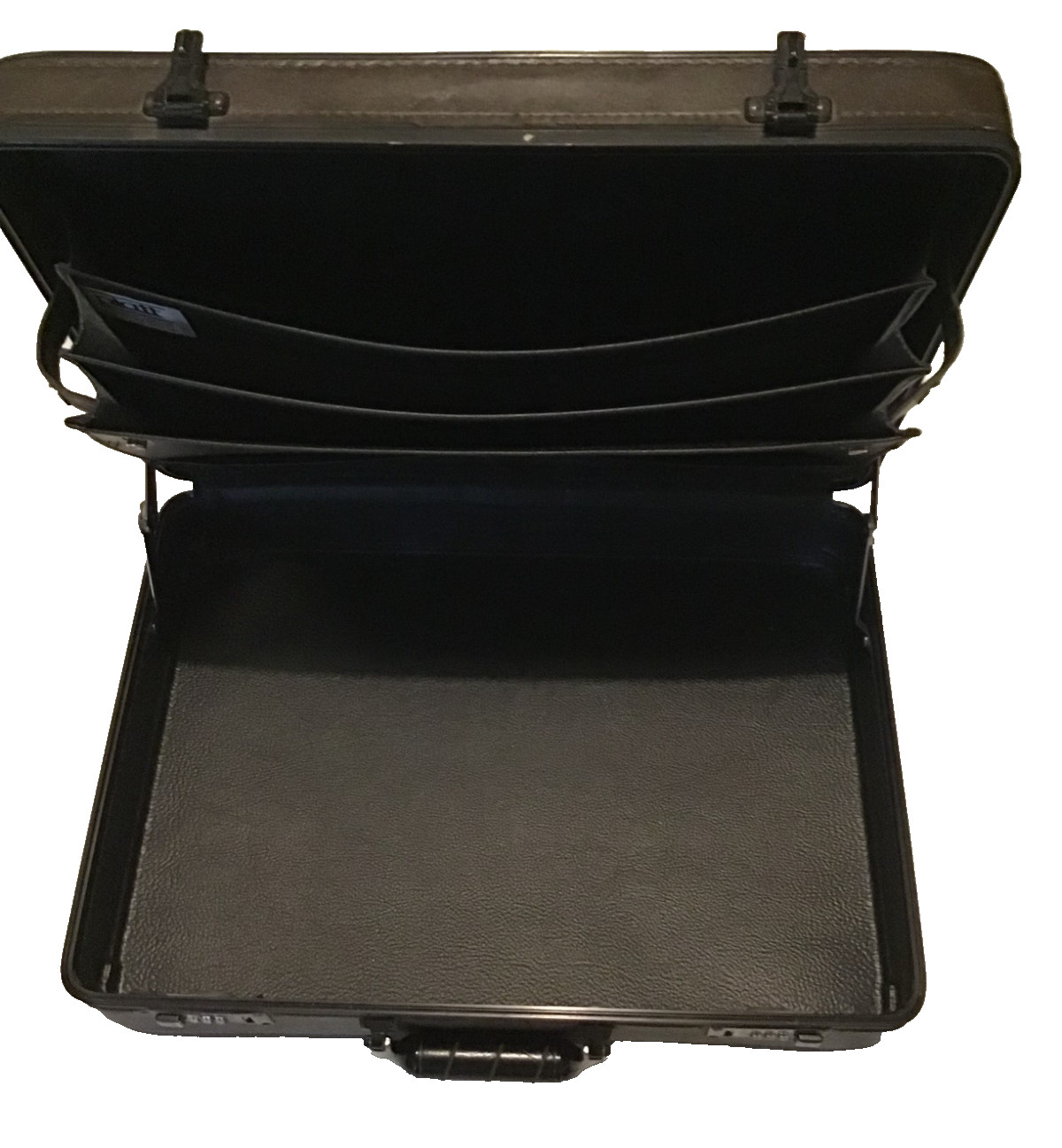 Platt 06373 Deluxe Soft Molded Attache Case I.D. 18″ x 12.5″ x 3.5″