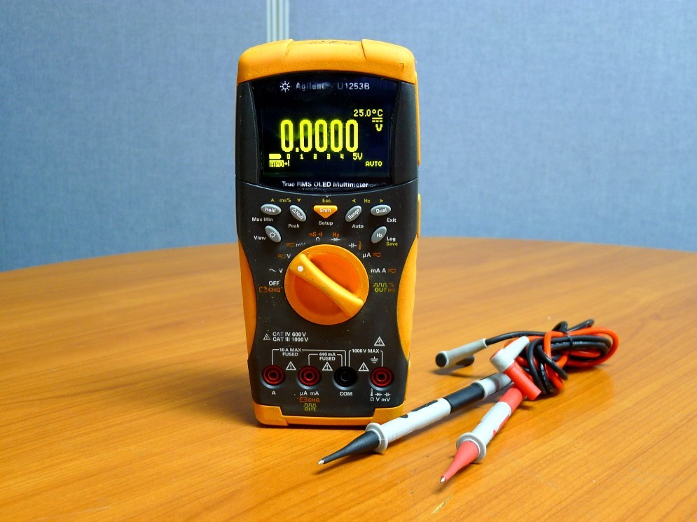 Agilent U1253B OLED Handheld Digital Multimeter