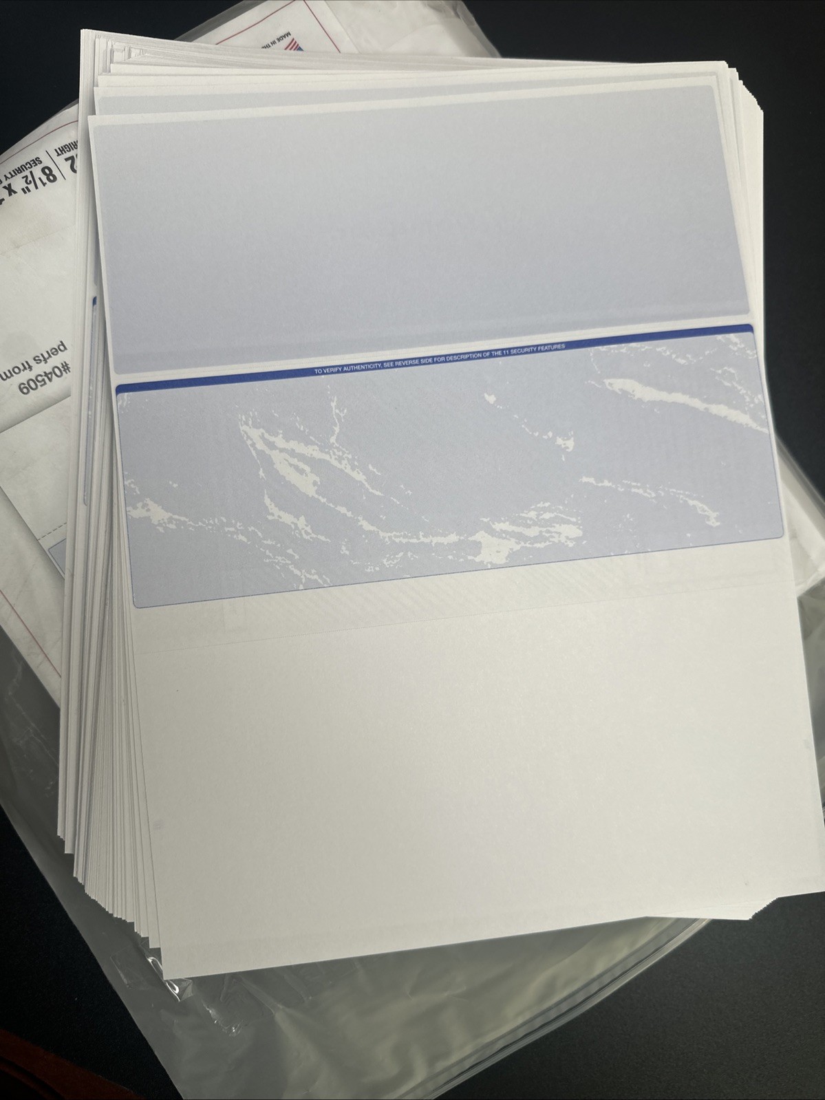 Docugard Check Paper – Letter – 8.50″ X 11″ – 24 Lb – 500 / Ream – Blue (04509)