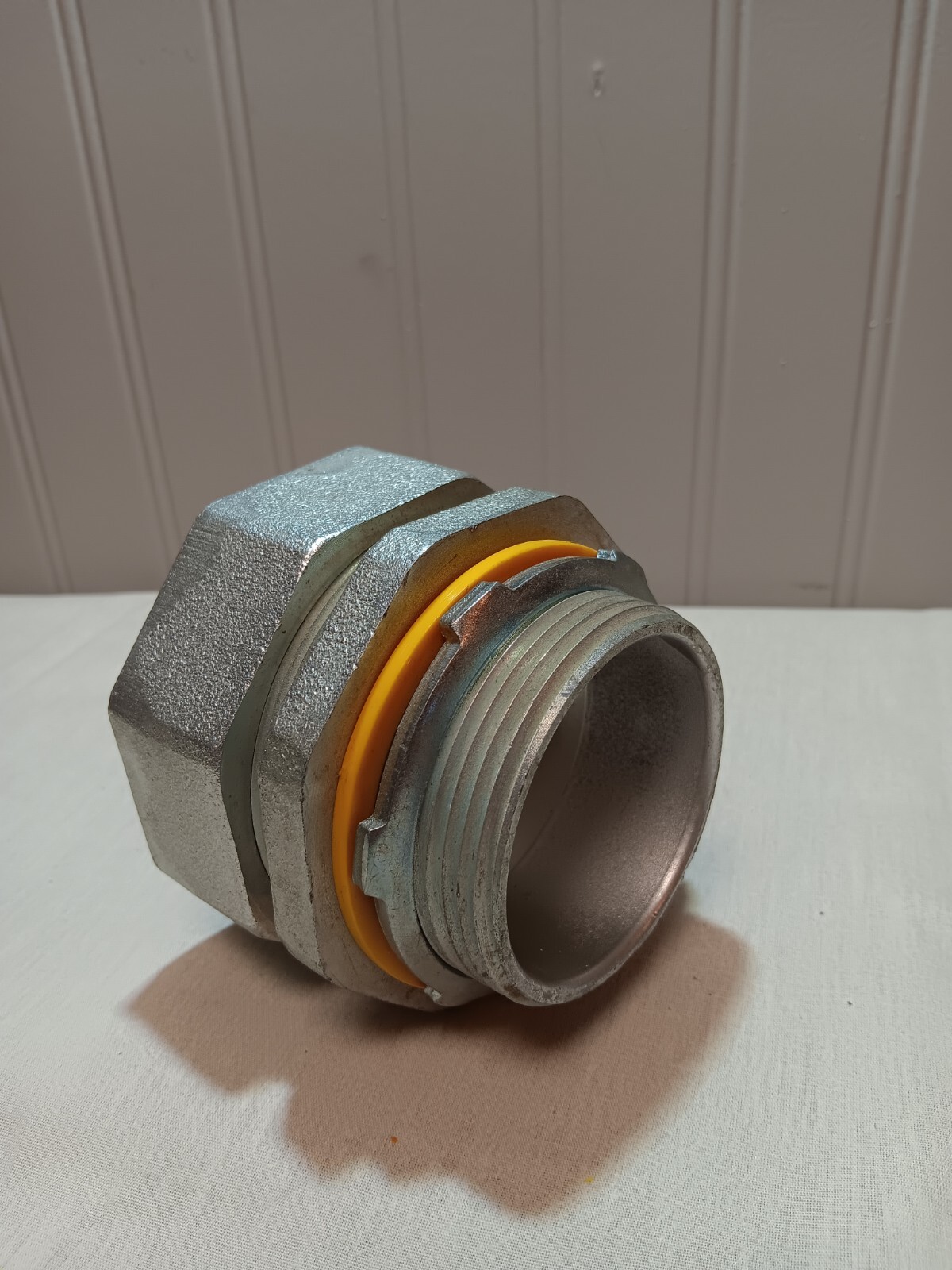 ⚡️2.5″ 2 1/2-Inch Liquid Tight Straight Connector Malleable Iron Insulated⚡️