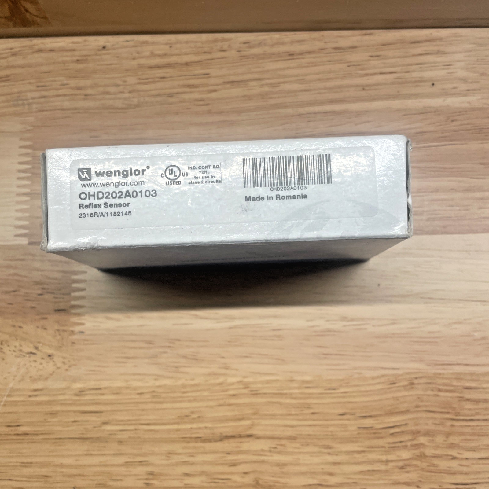 Wenglor OHD202A0103 Reflex Sensor Background Suppression 200mm Range New