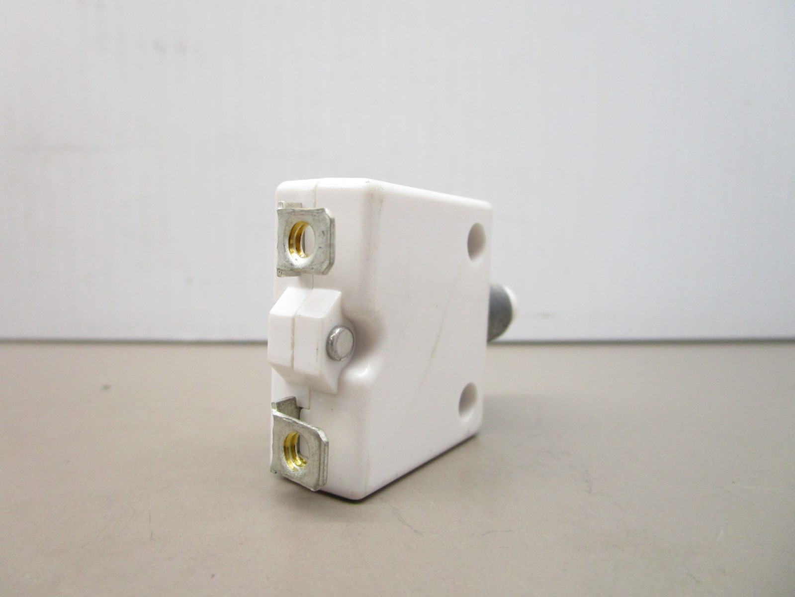 Mechanical Products 1610-121-300 Compact Circuit Breaker 30-Amp