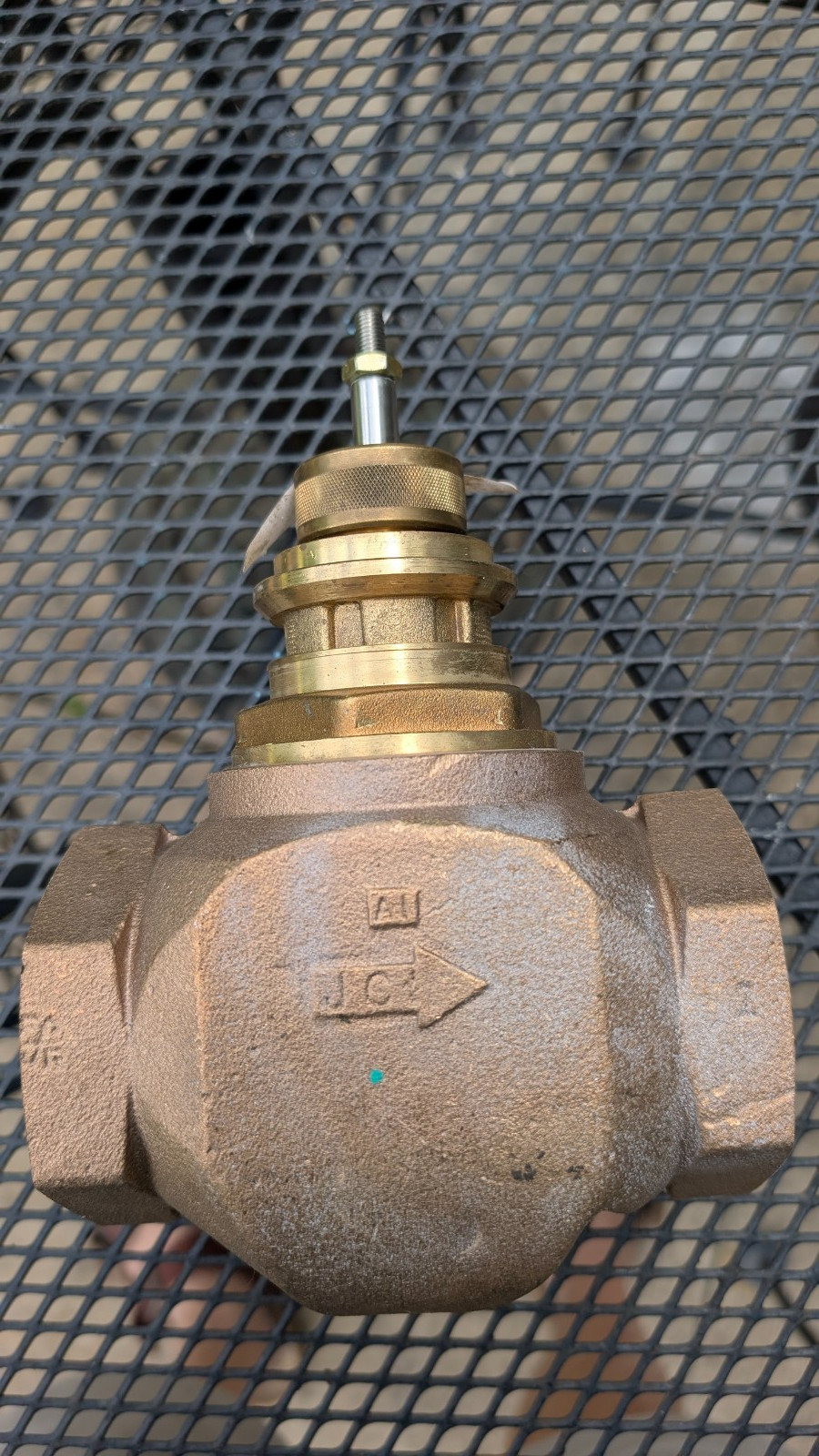 Johnson Controls VG7241RT 1-1/2″ Globe Valve