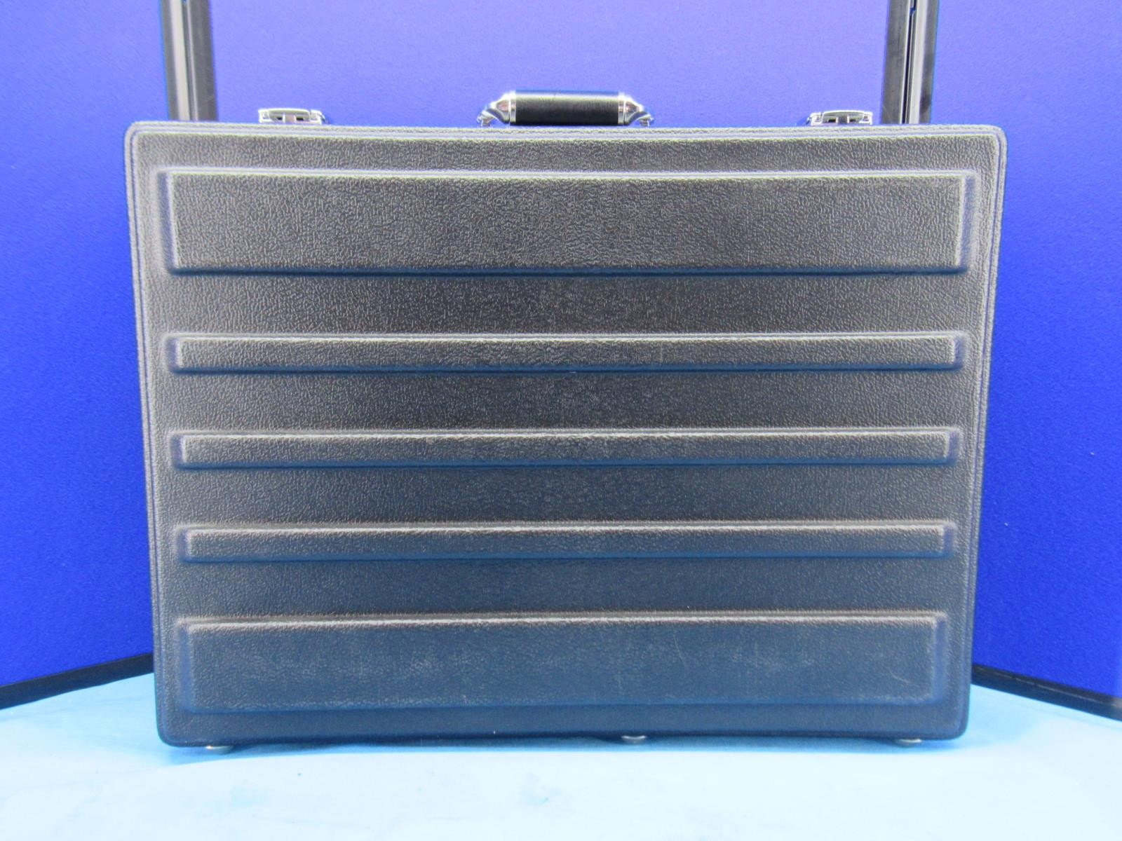 2207 – PLATT LUGGAGE – MEDIUM-DUTY ABS CASE – Interior Dimensions 22x16x7