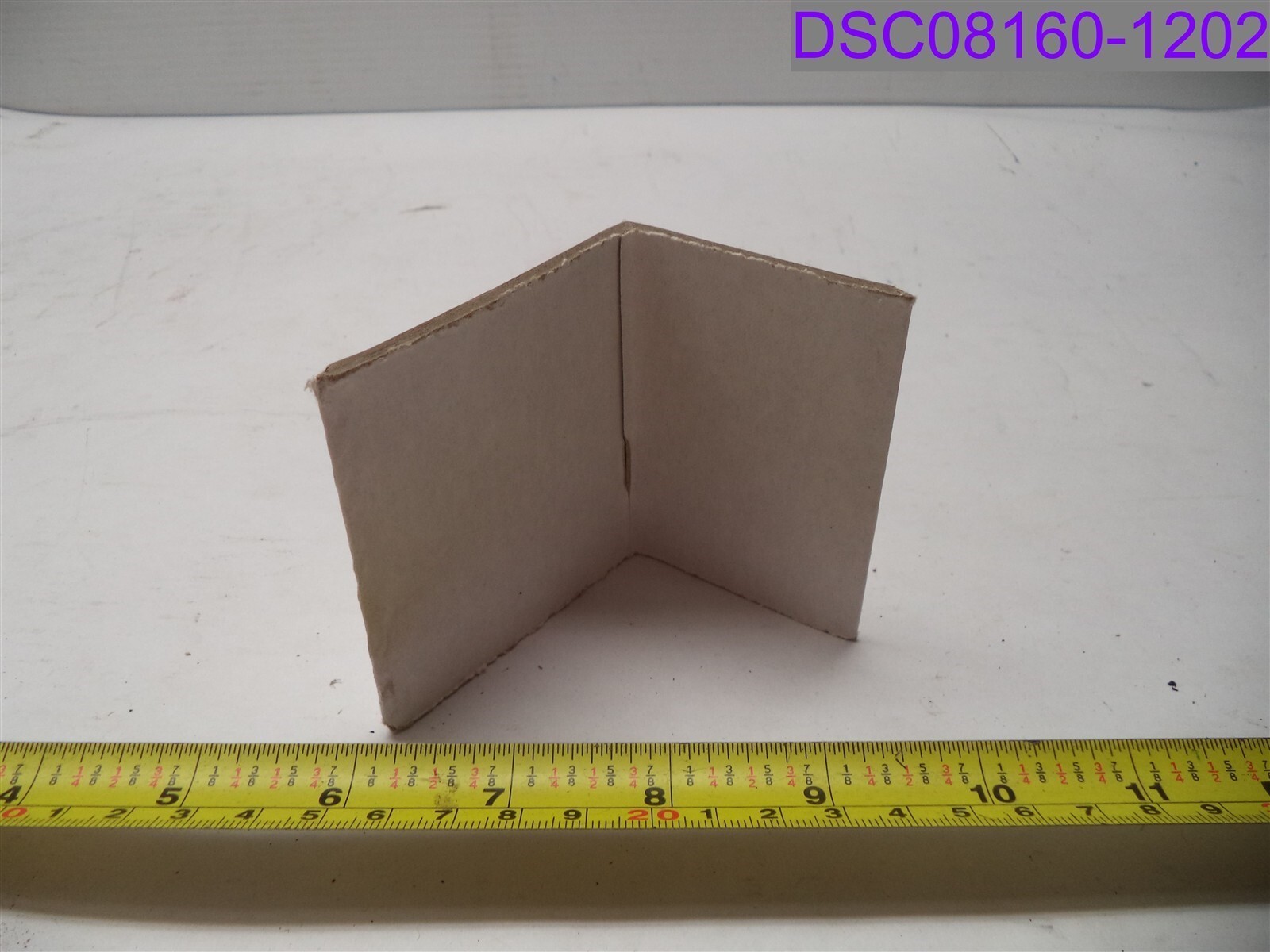 Qty = 1 Box of 200: Corner Protectors 2″ x 3″ x 0.160″ x 3″ P/N 610210 4TZY7