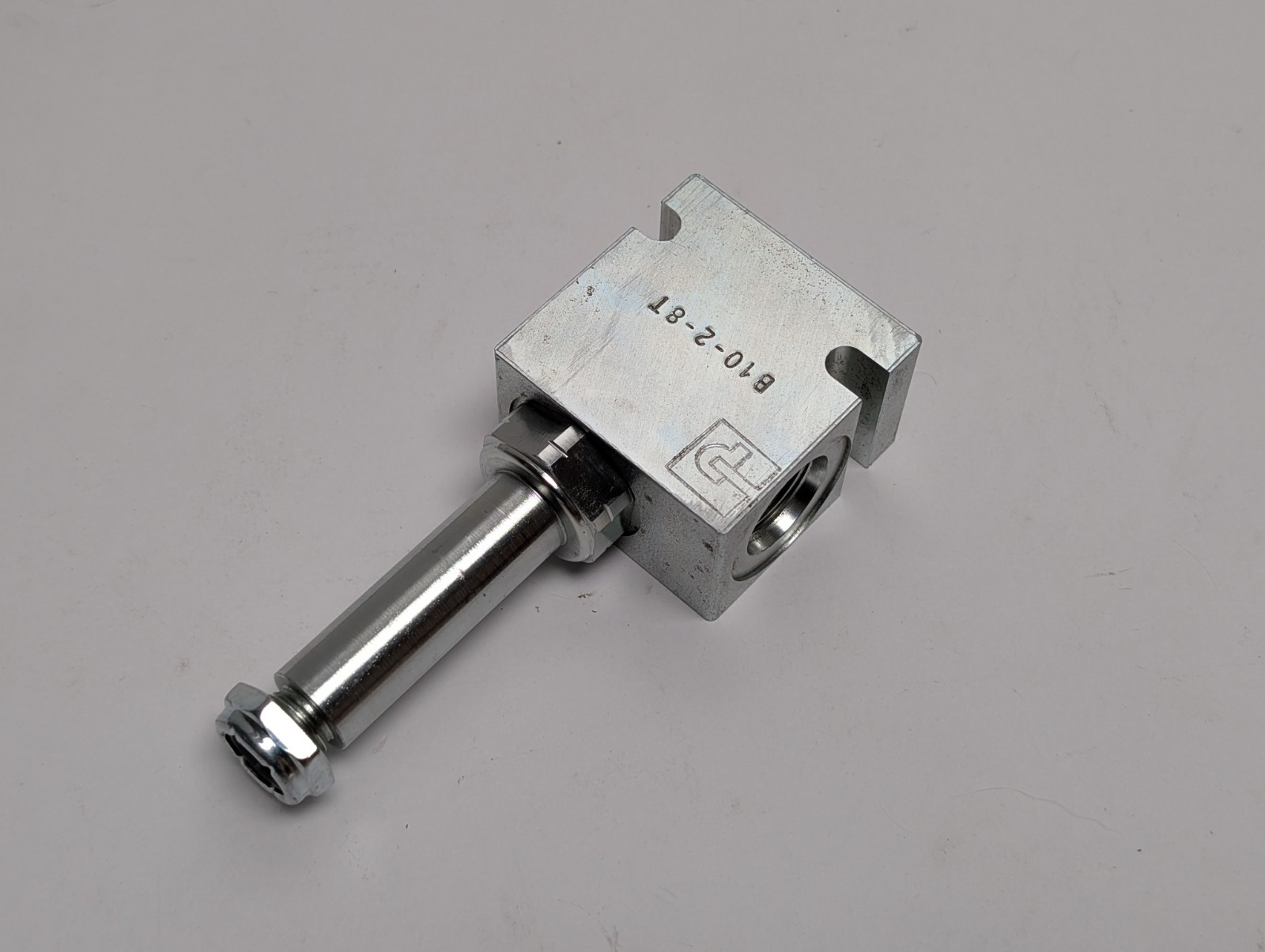 PARKER B10-2-8T DSH101NV Made In Mexico (NEW).