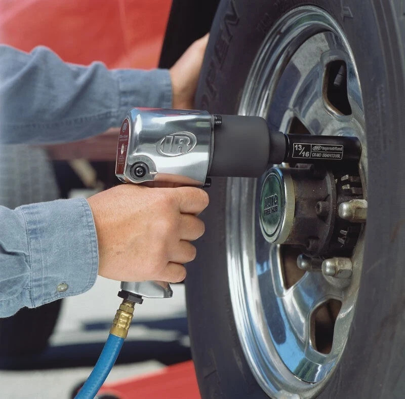 Ingersoll Rand #231C 1/2″ Super Duty Air Impact Wrench 600 ft-lb Torque