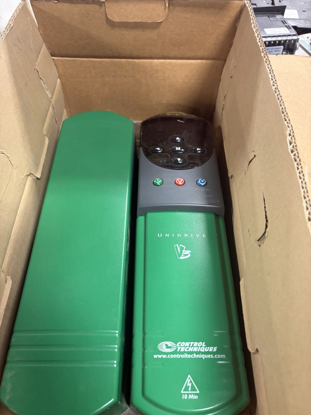 NEW Emerson Control Techniques Nidec Unidrive UNI2401 5.5kW 7.5HP 380-480 VFD