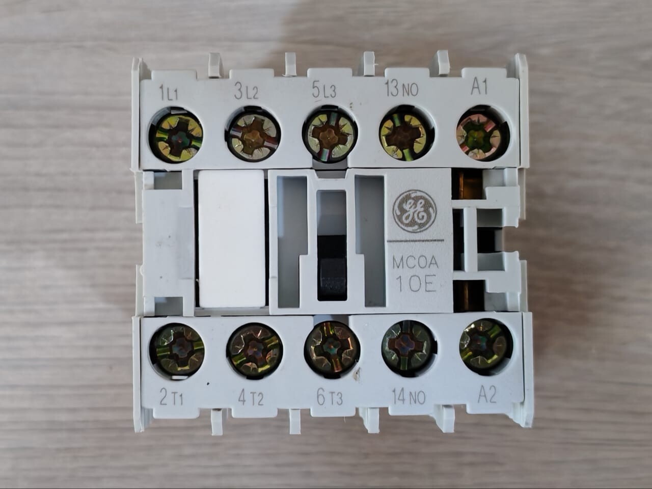 LOT 2 PCS General Electric MC0A310AT6 Contactor 102442