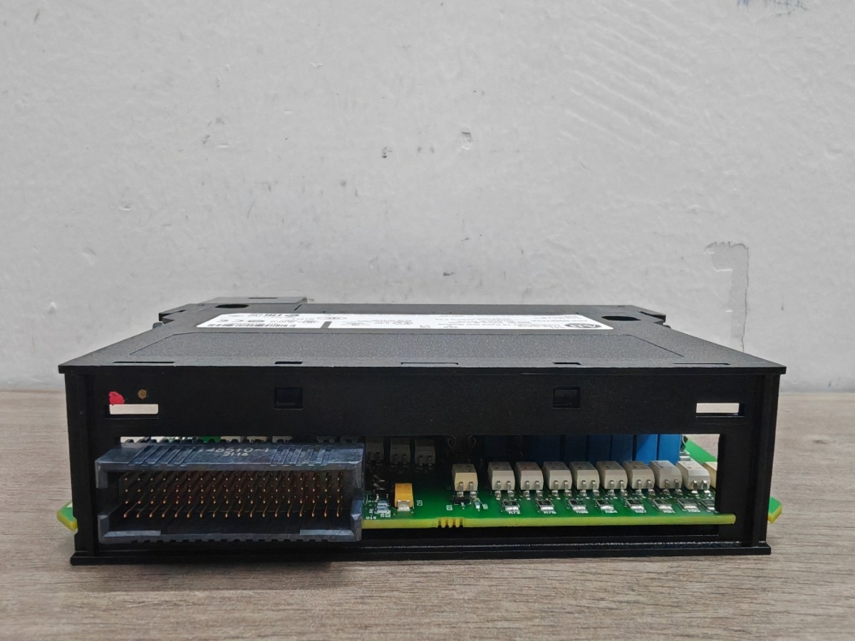 New Factory Sealed AB 1756-OA16 ControlLogix 16 Point D/O Module 1756OA16 AB PLC
