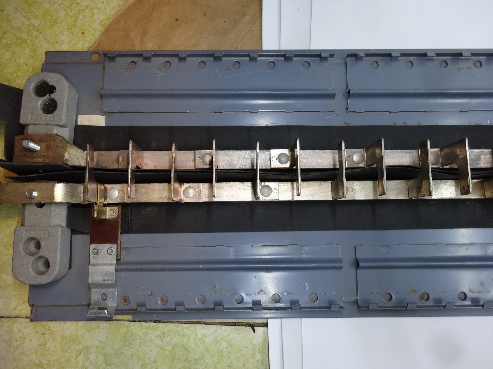 WADSWORTH Breaker Panel 200 Amp 240V 40 Space Interior Bus Bar Guts W/ Mount