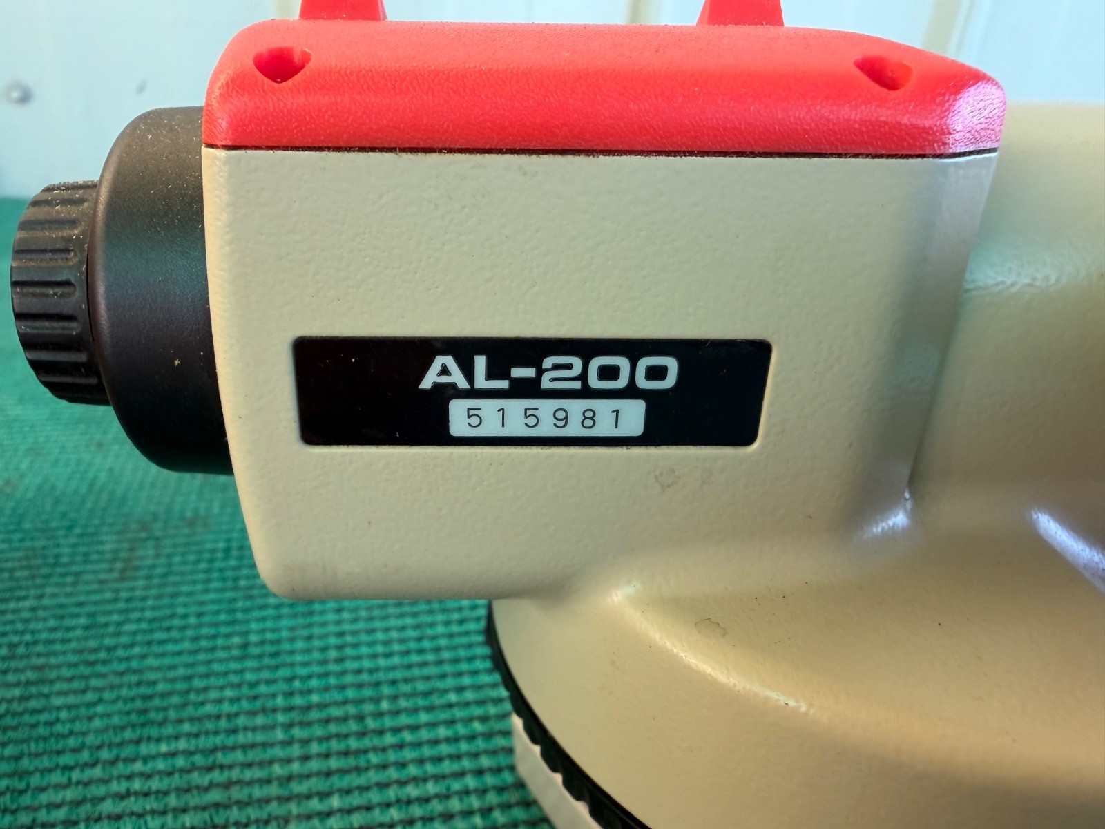 Pentax AL-200 Builders Level with Carrying Case – Plum Bob – Excellent Condition