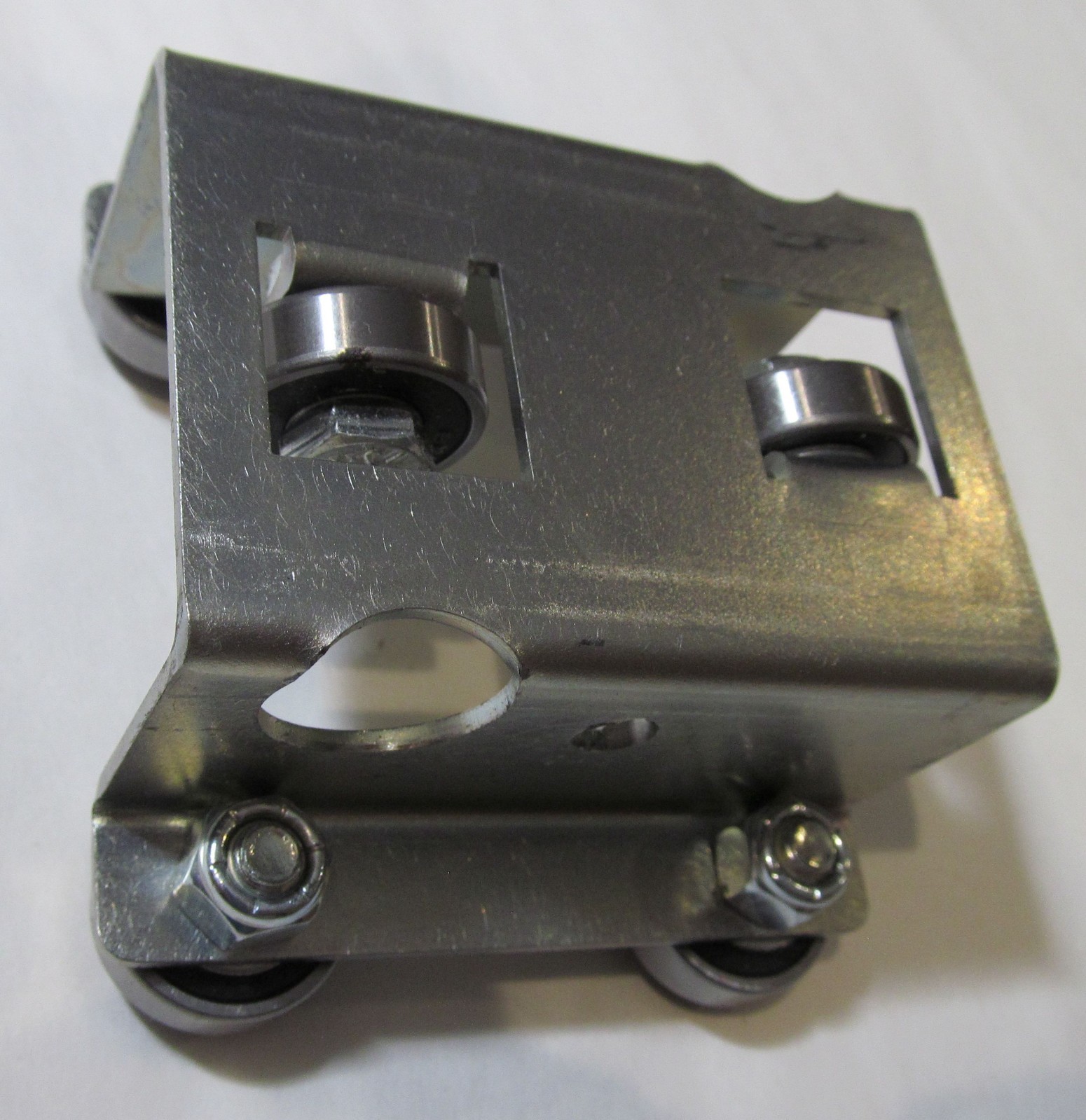 1-5/8 BEAM TROLLEY UNIQUE 6-WHEEL (4x SIDE WHEELS) 2″ CENTER CHANNEL ELEVATOR?