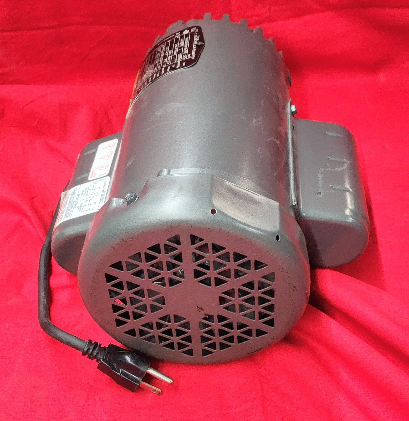 BALDOR INDUSTRIAL MOTOR 34K841W771G1 .75HP 1425 1725RPM 1PH 50/60HZ FRAME 42CZ
