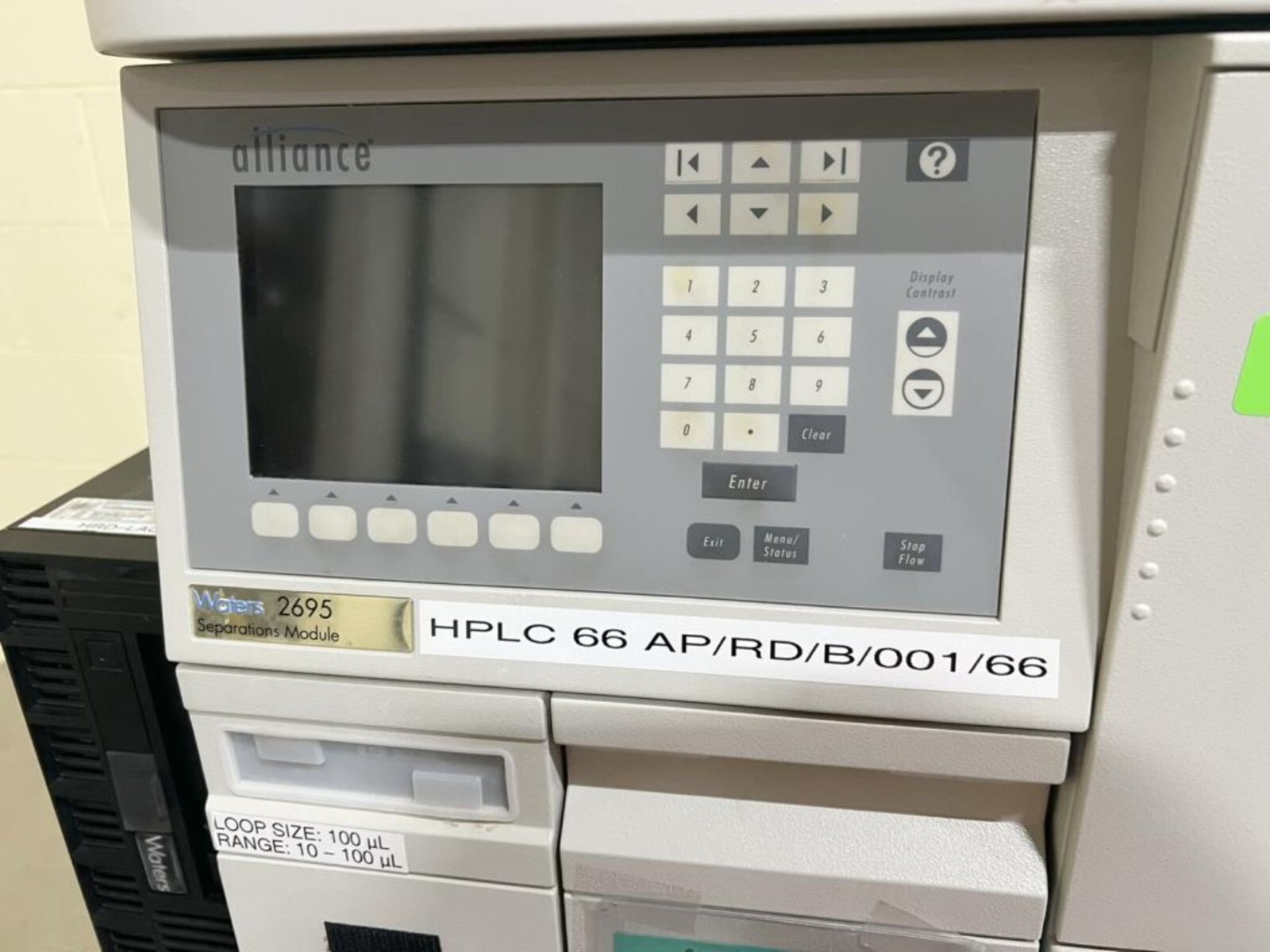 Waters 2695 HPLC includes Waters 2475 Fluorescence Detector with Server