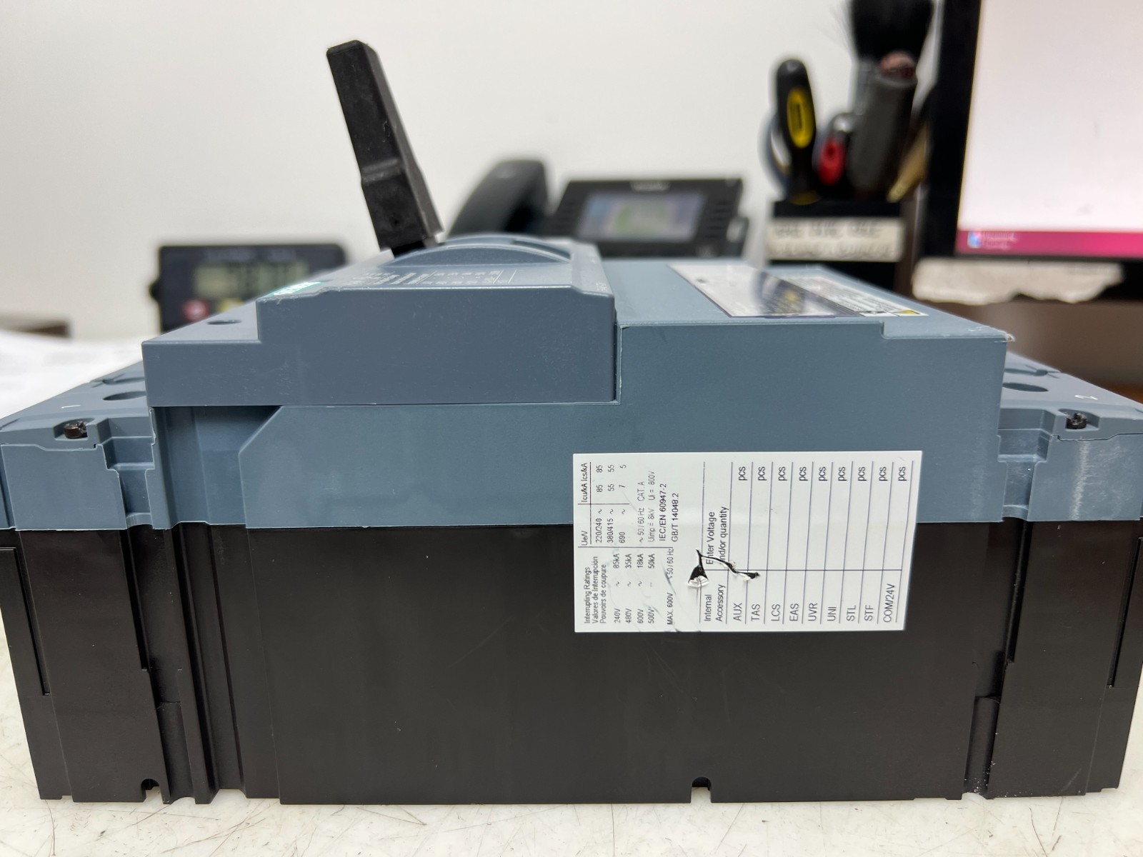 👀NEW SIEMENS 400 AMP CIRCUIT BREAKER 2P 600V 3VA5340-5EC61-0AA0 W/ 400 AMP TRIP