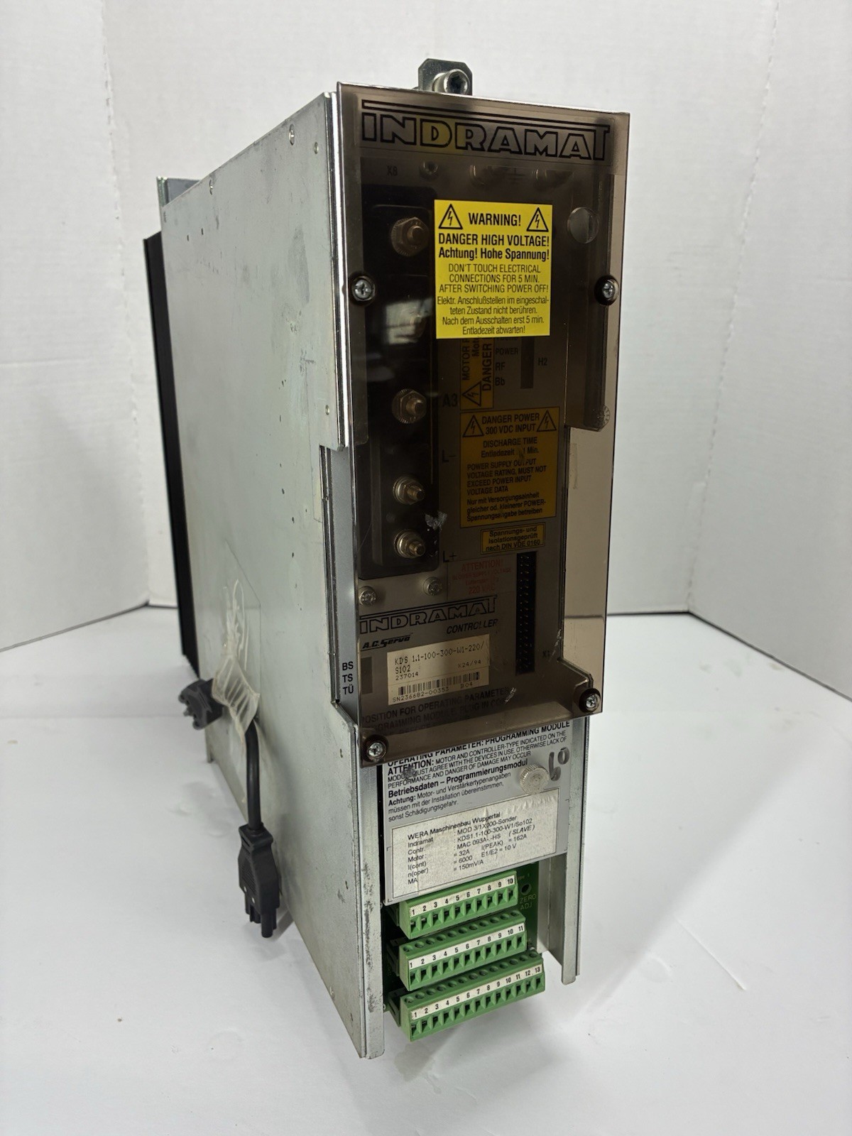 INDRAMAT KDS 1.1-100-300-W1-220 AC SERVO CONTROLLER