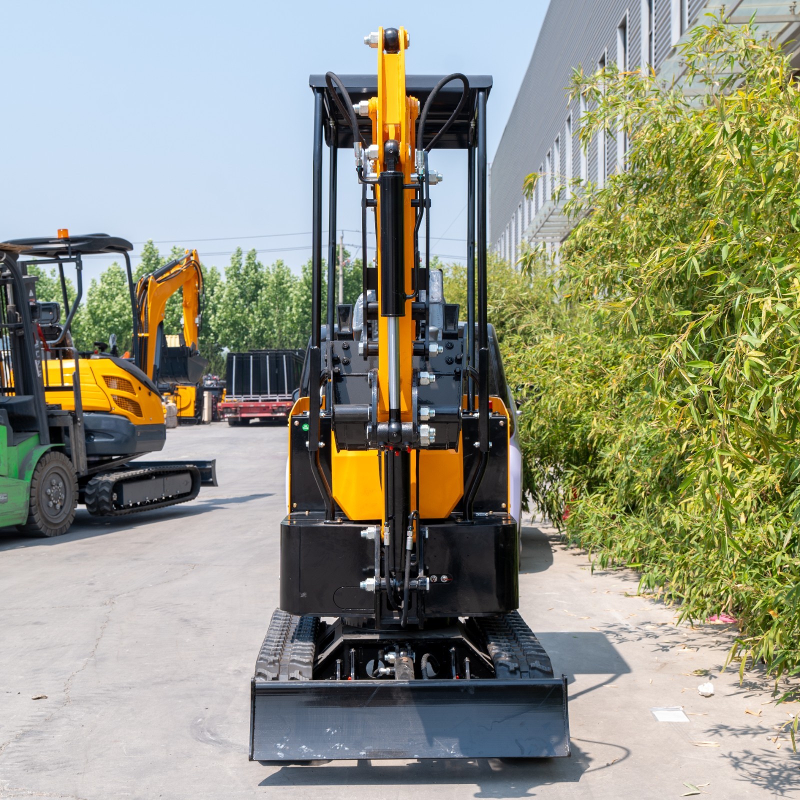 Mini Excavator 1.4Ton Digger 11.5hp Kubota Diesel Pilot System EPA Engine USA
