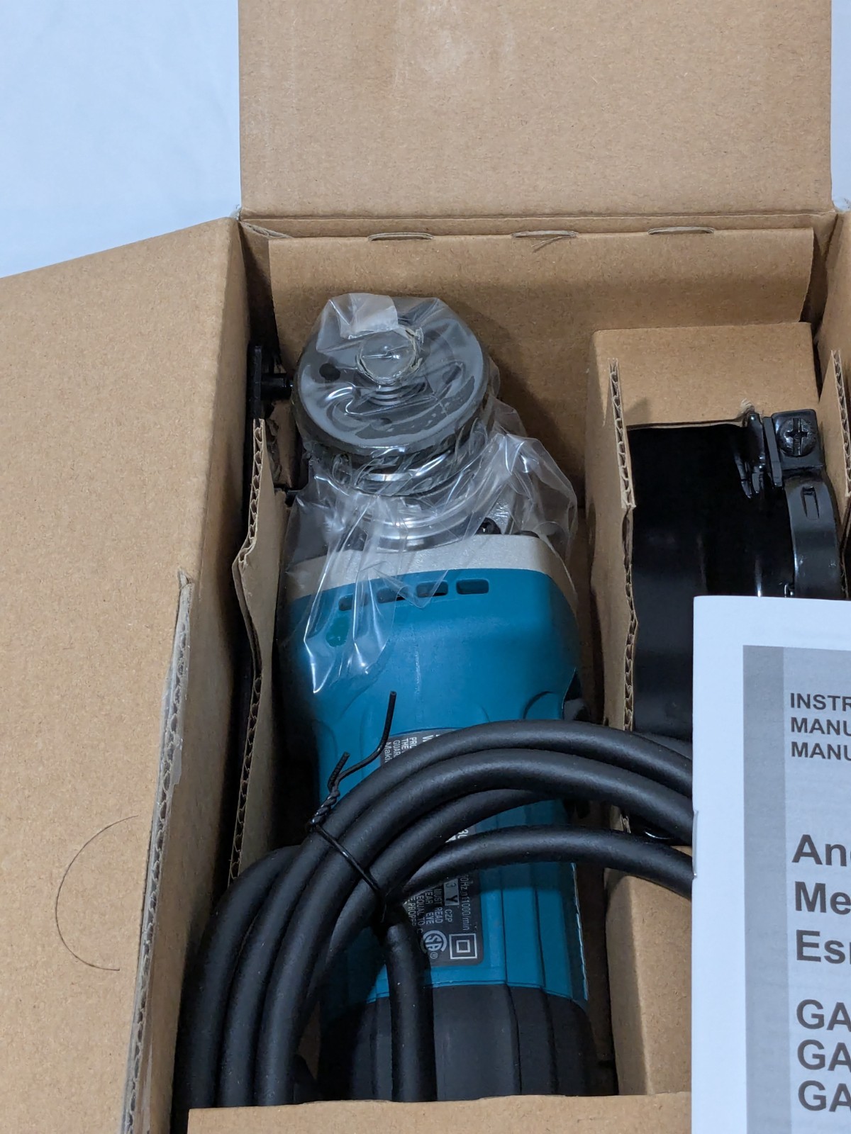 Makita Corded Angle Grinder: 4-1/2″ Wheel Dia, 10,000 RPM, 5/8-11 Spindle 9557PB