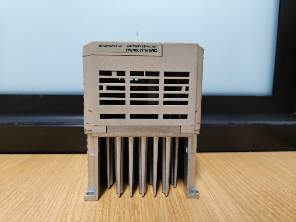 New Yaskawa CIMR-VU4A0004BAA Variable Frequency Drive