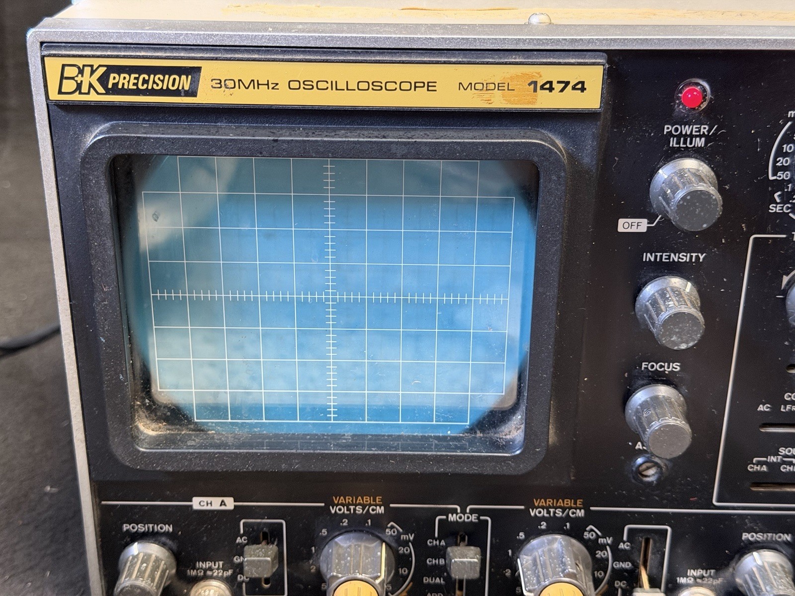 Vintage B&K Precision 1474 30mhz Oscilloscope Turns On