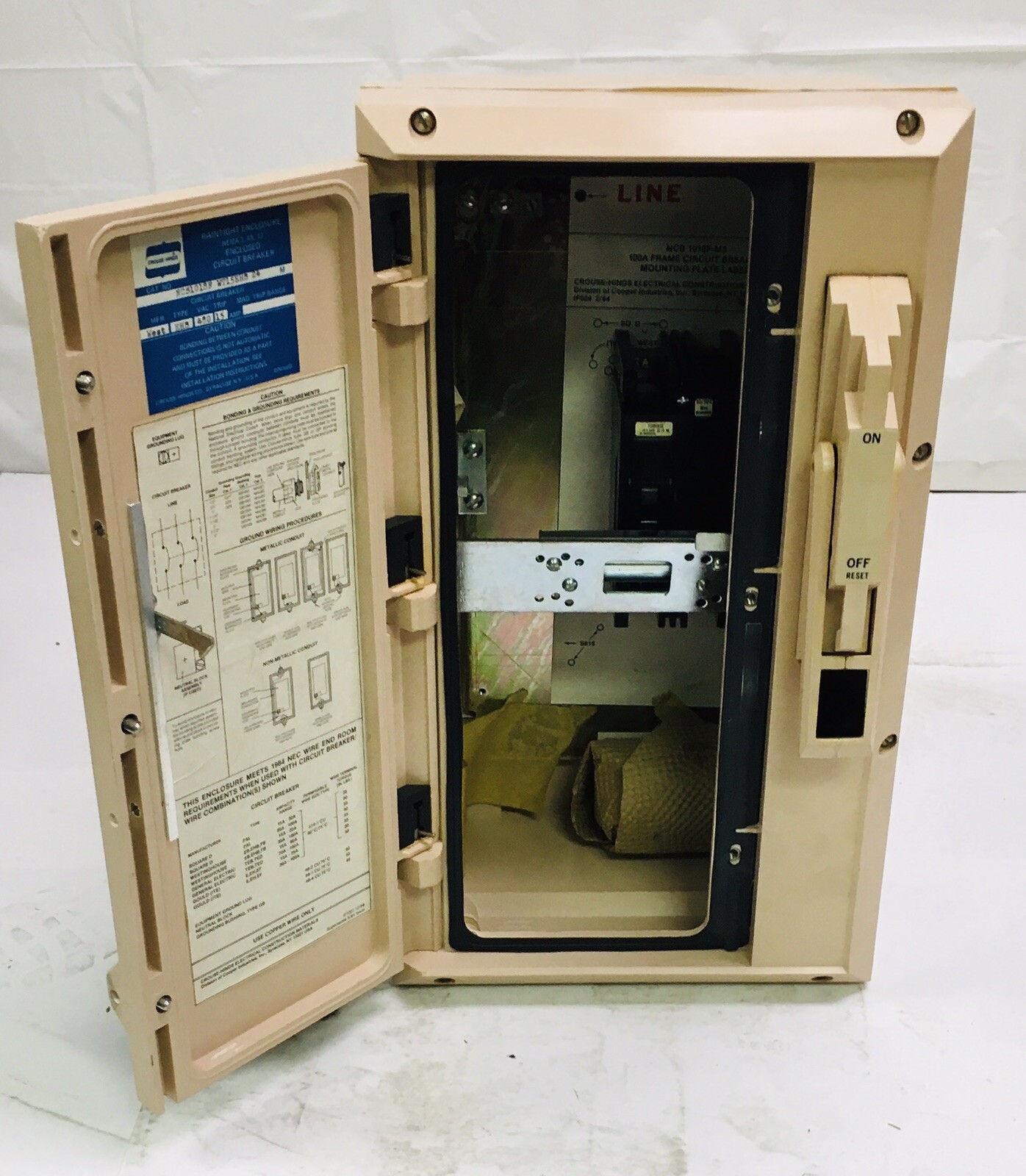 CROUSE HINDS NCB1018F-WT15EHB24 15 AMP NCB SERIES CIRCUIT BREAKER ENCLOSURE NEW!