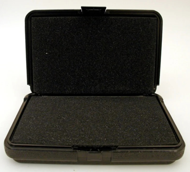 206 – PLATT LUGGAGE – BLOW MOLDED CASE – Exterior Dimensions (L x W x D): 10 1/2