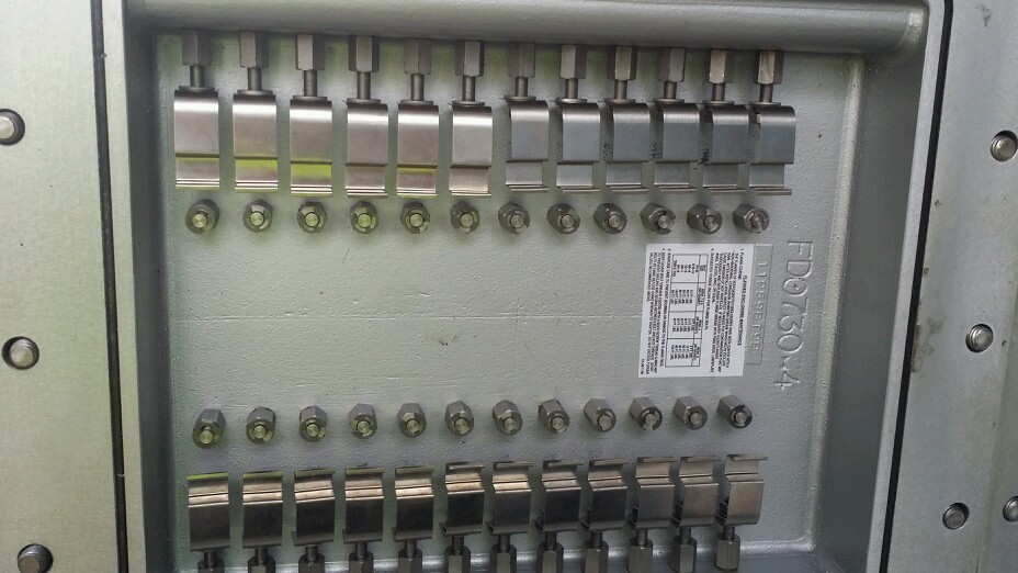 0-Z Gedney Ser D1P Panelboard Explosion & Fire Proof 225 amp 3 Ph D1P28-24-GB