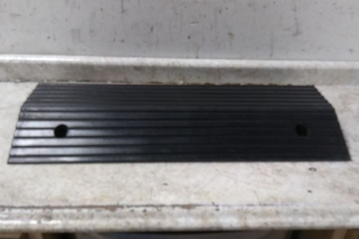 Electriduct DO-ED-XL-1X240-BK 31-1/4 In Length Drop-Over Cable Ramp (BW)