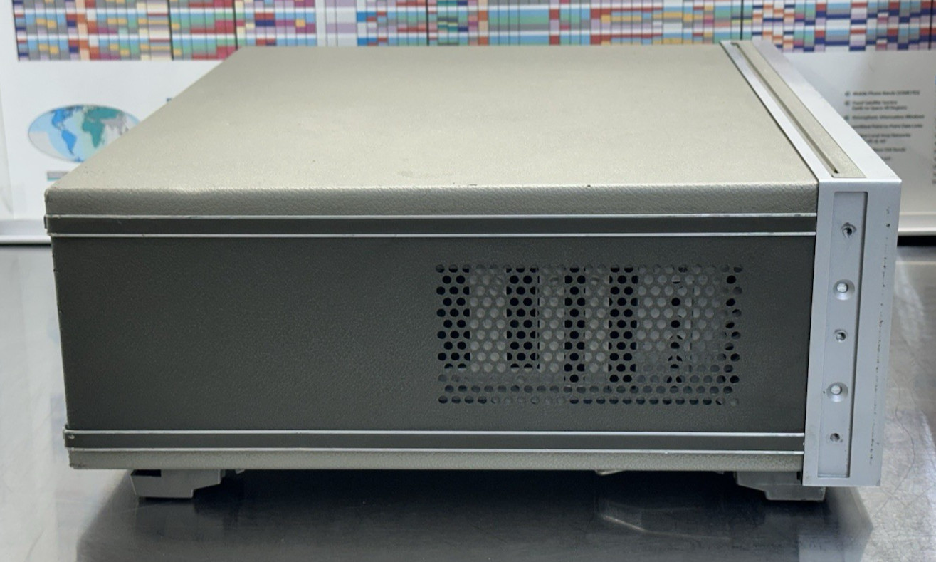 HP Agilent 5352B 40 GHz Microwave Frequency Counter Opt 010 — Calibrated —