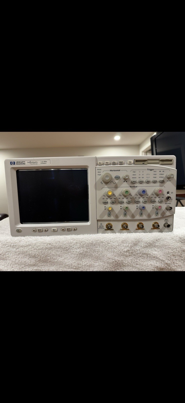 HP 54845A Infiniium Oscilloscope 1.5 MHz 8 GSa/s – Parts Or Repair